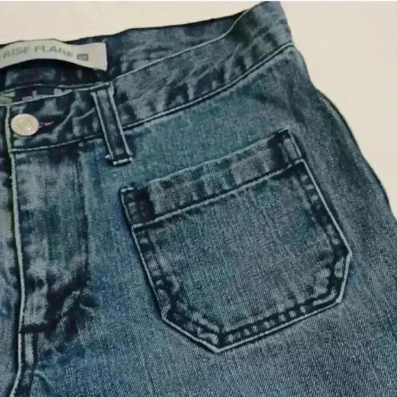 Classic Blue Women's Jeans - Picture 6 of 10